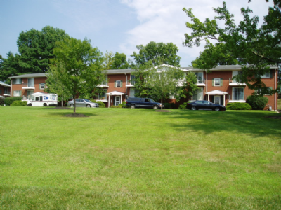 Hosbrook Manor Entrance.jpg